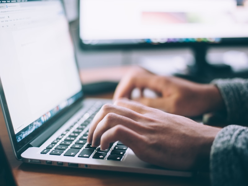 Field Service Automation Guide: What It Is and How It Works